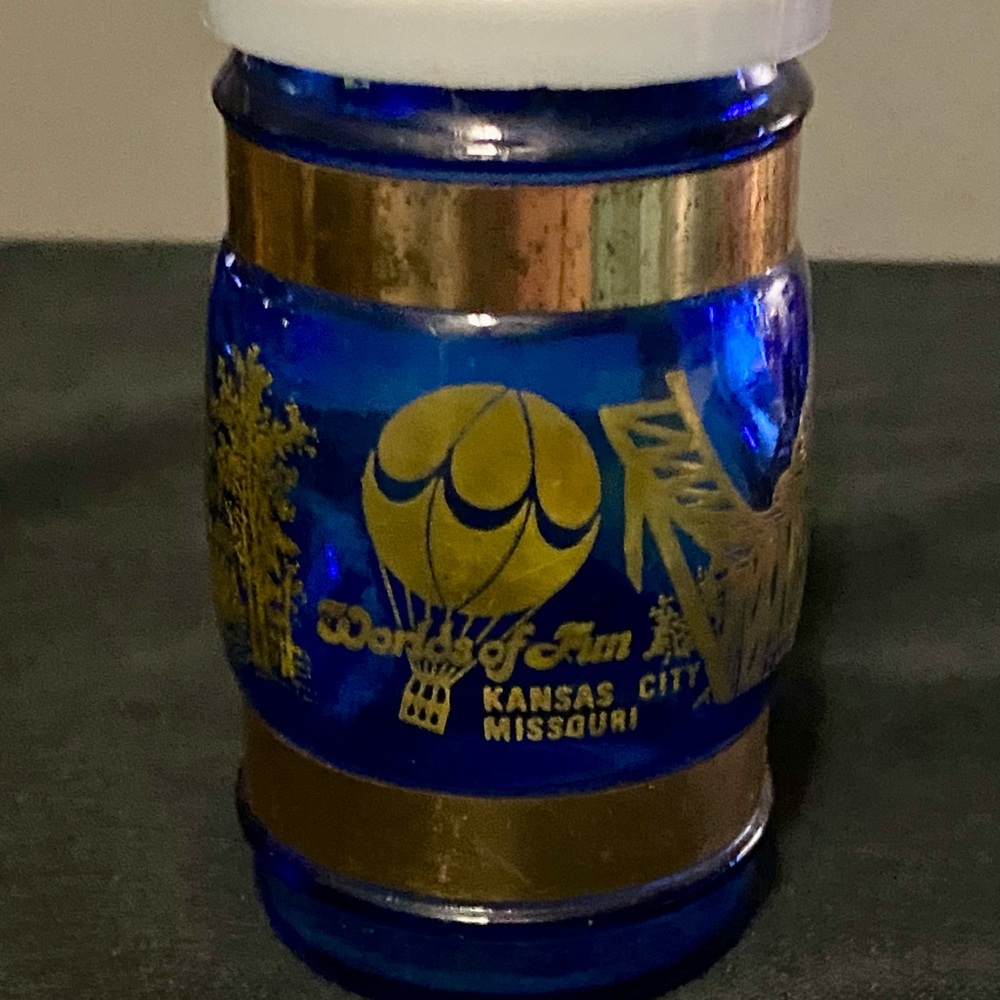 Worlds of Fun, Kansas City, Missouri Blue and Gold Souvenir Jar salt shaker